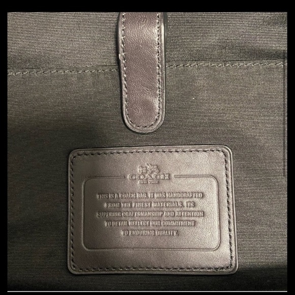 (Unisex) NWOT Coach Leather Charles Pack w/ Deep
Brown/Blk Signature Coach Print - Picture 10 of 10